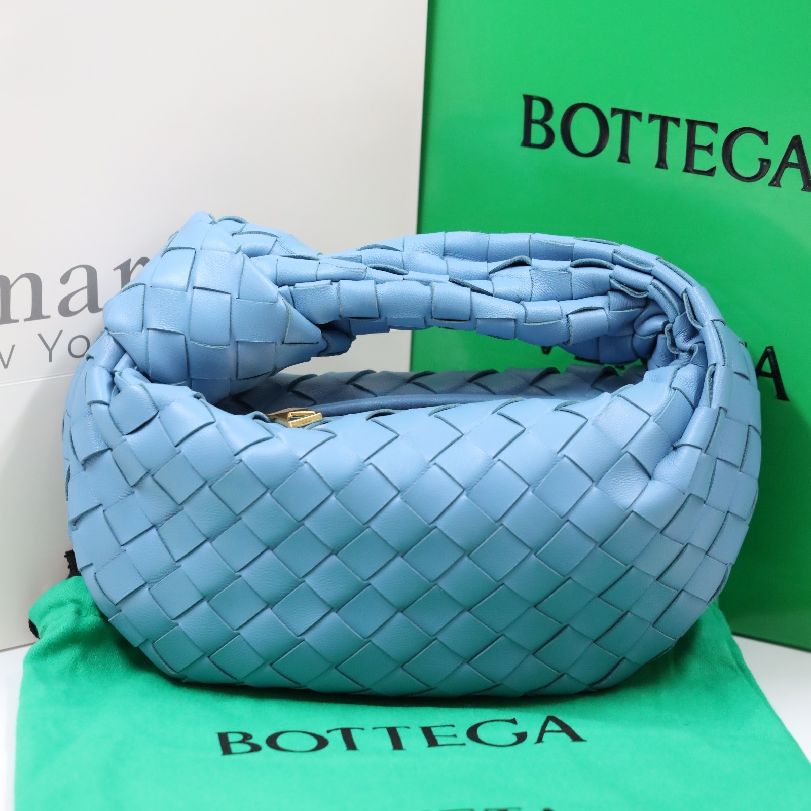 BOTTEGA VENETA The Pouch Mini Clutch